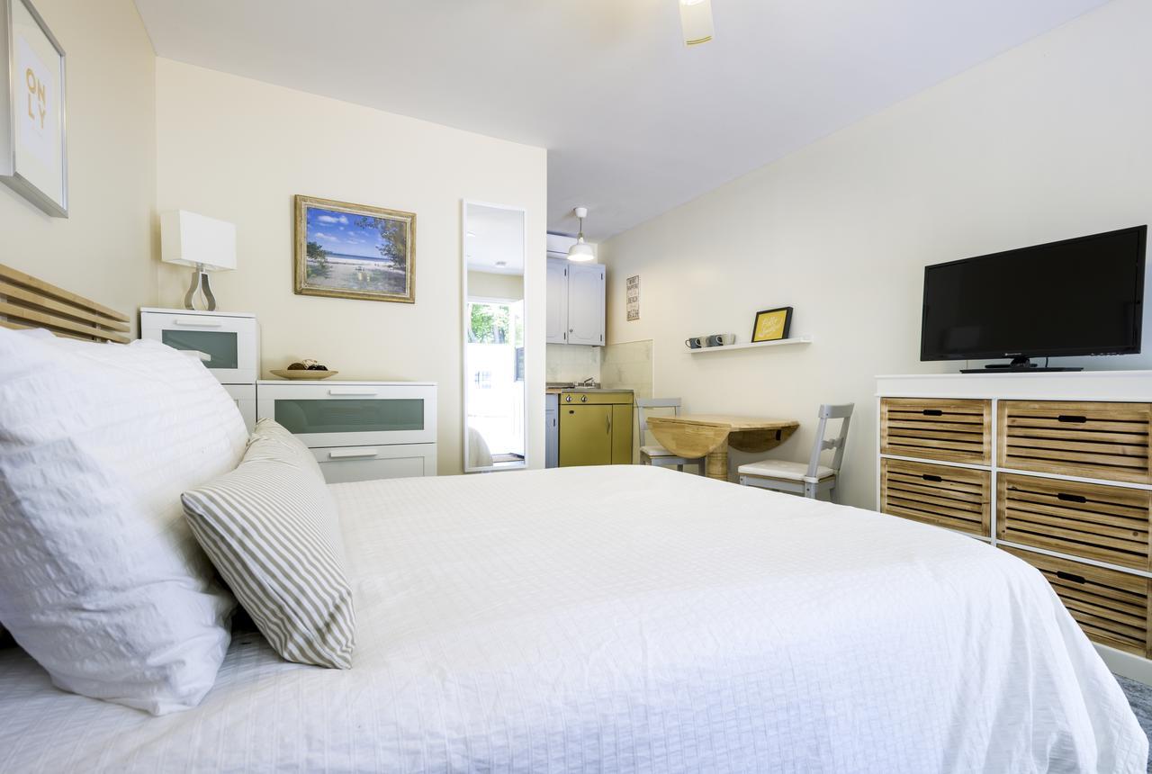 Hollywood Cottages Wasaga Beach Esterno foto