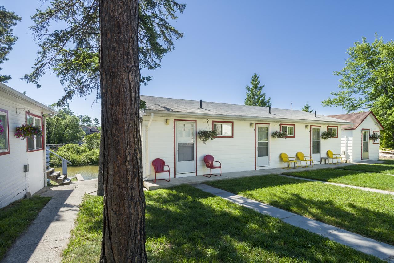 Hollywood Cottages Wasaga Beach Esterno foto