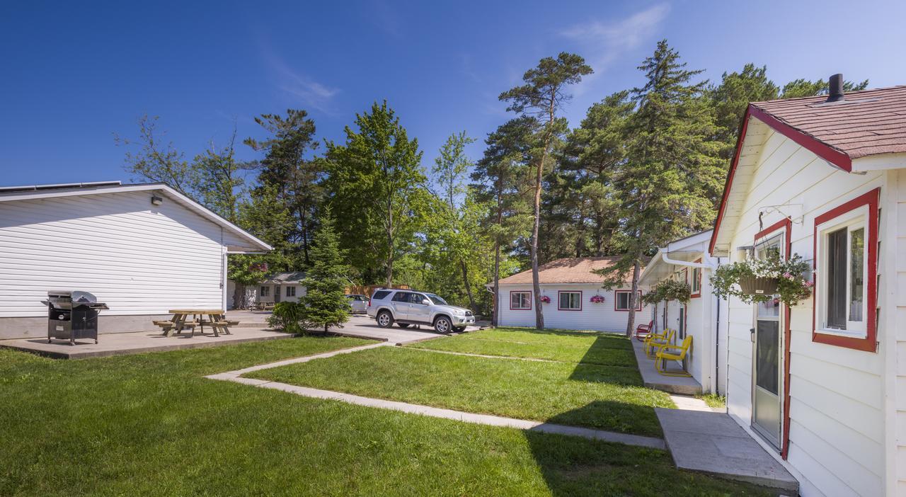 Hollywood Cottages Wasaga Beach Esterno foto